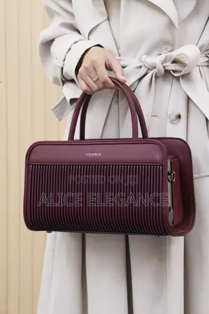 Pedra 2-in-1 Luxury Handbag Set – Beauty, Class & Elegance!
