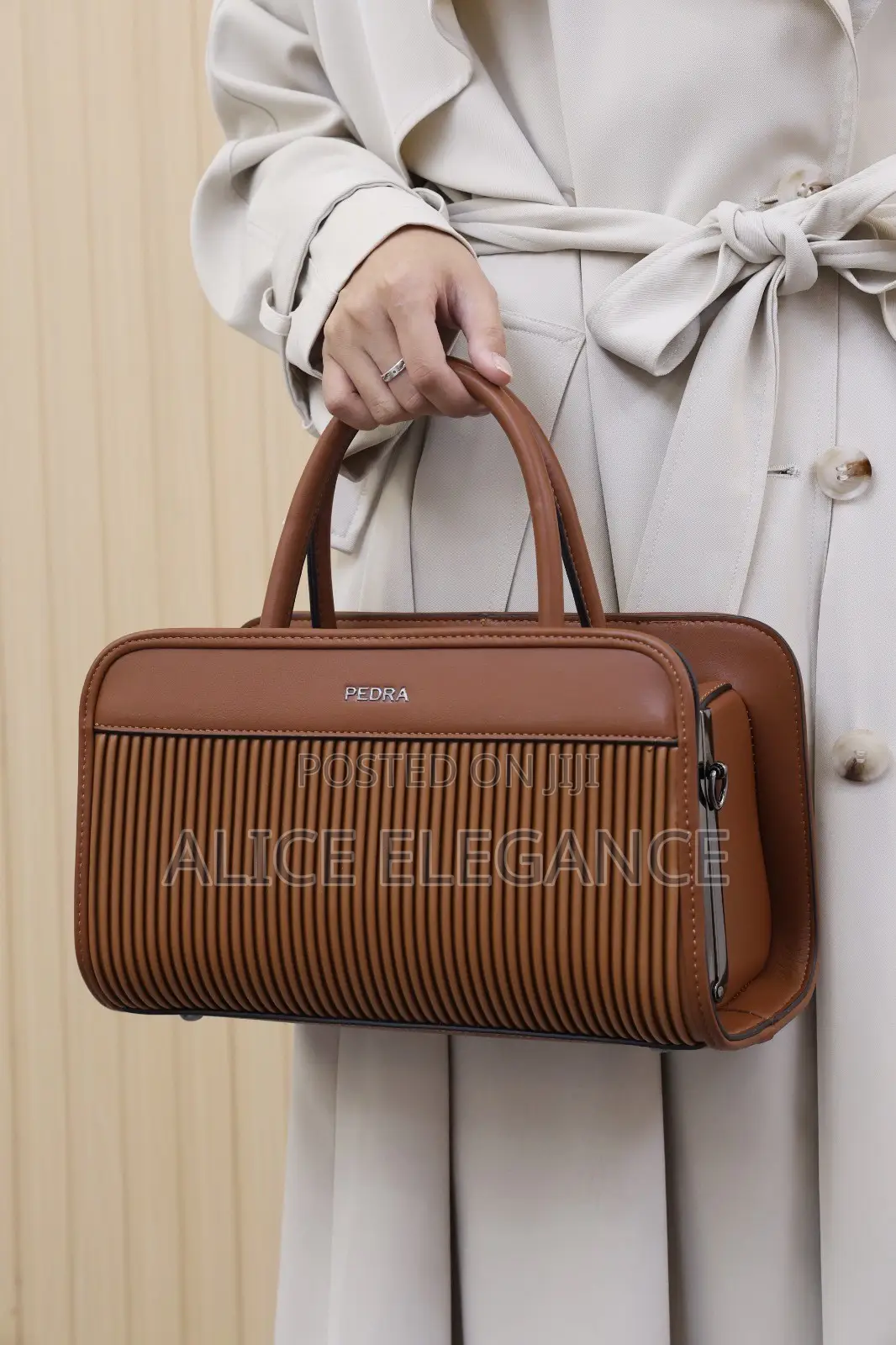 Pedra 2-in-1 Luxury Handbag Set – Beauty, Class & Elegance!