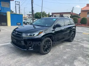 Toyota Highlander SE 2019 Black
