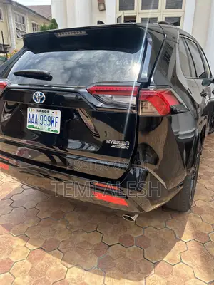 Toyota RAV4 LE 2021 Black