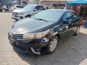Toyota Corolla 2015 Black