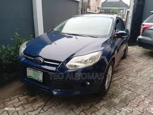 Ford Focus S Sedan FWD (2.0L 4cyl 5M) 2013 Blue