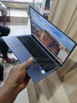 Laptop Huawei MateBook D 14 16GB Intel Core i7 SSD 1T
