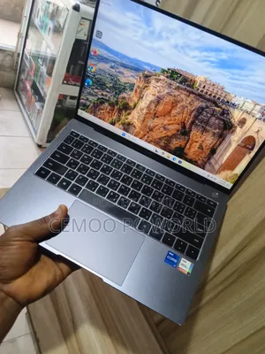 Laptop Huawei MateBook D 14 16GB Intel Core i7 SSD 1T
