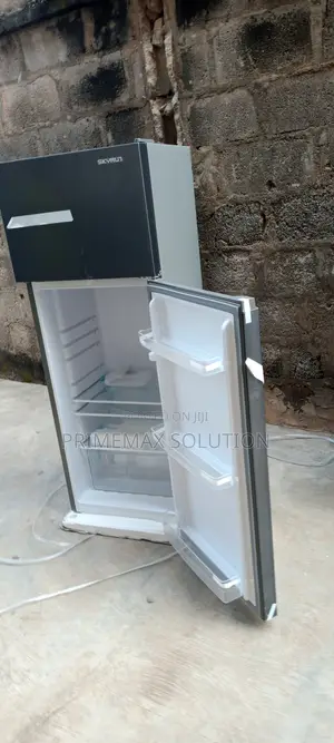 Skyrun 200L Top Mount Freezer Refrigerator for Kitchen Use