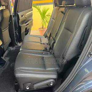 Toyota Highlander XLE 4x4 V6 (3.5L 6cyl 8A) 2018 Blue