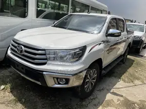 Toyota Hilux 2016 White