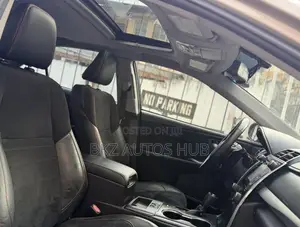 Toyota Camry XSE 4dr Sedan (3.5L 6cyl 6A) 2015 Gold
