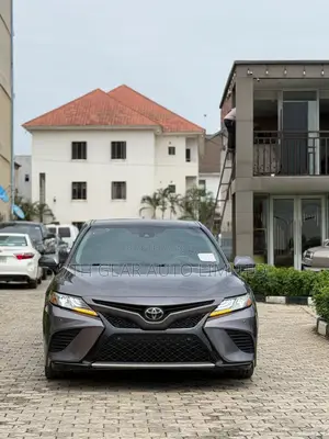 Toyota Camry XSE FWD (2.5L 4cyl 8AM) 2018 Gray