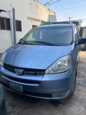 Toyota Sienna XLE 2005 Blue