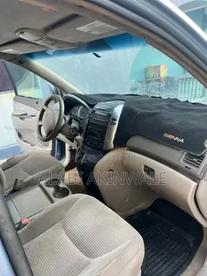 Toyota Sienna XLE 2005 Blue