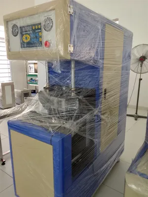 PET Bottle Blowing Machine - Plastic Bottle Making Machine