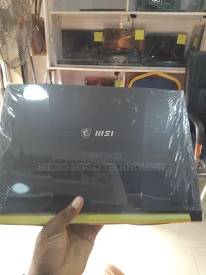 Laptop MSI Crosshair 15 B12U 16GB Intel Core i7 SSD 1T