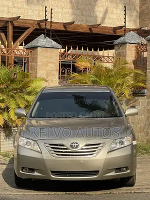 Toyota Camry 2009 Gold