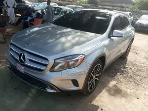 Mercedes-Benz GLA 250 2017 Silver