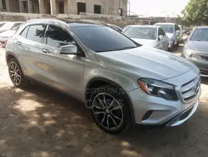 Mercedes-Benz GLA 250 2017 Silver
