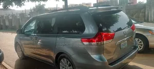 Toyota Sienna 2011 Gray