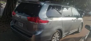 Toyota Sienna 2011 Gray