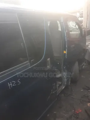 Toyota HiAce 2012 Blue