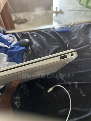 Laptop HP 14-ep0063 8GB Intel Core i5 SSD 512GB