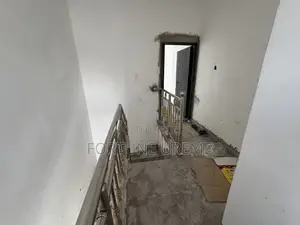 1bdrm Penthouse in Greenfield Estate, Okota for rent