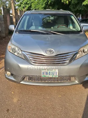 Toyota Sienna 2011 Gray