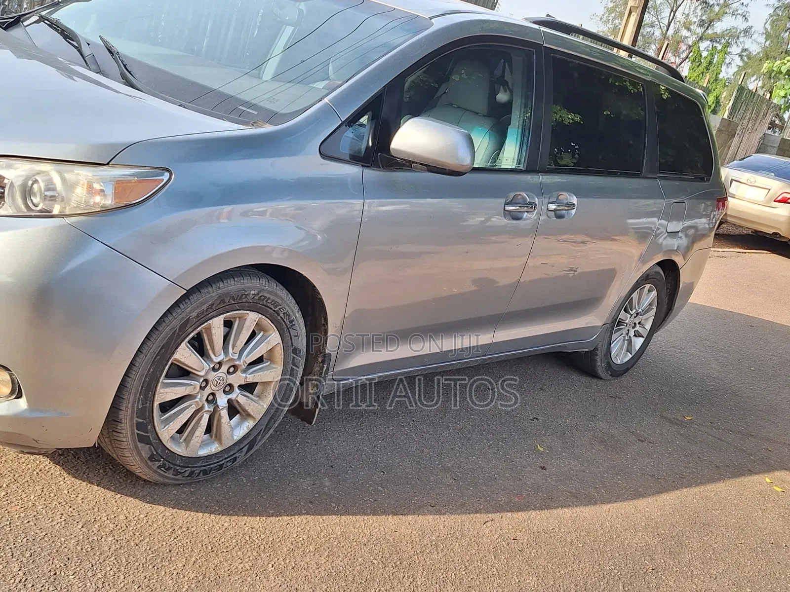Toyota Sienna 2011 Gray