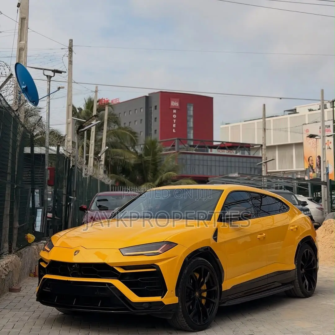 Lamborghini Urus 2022 Yellow