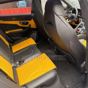 Lamborghini Urus 2022 Yellow