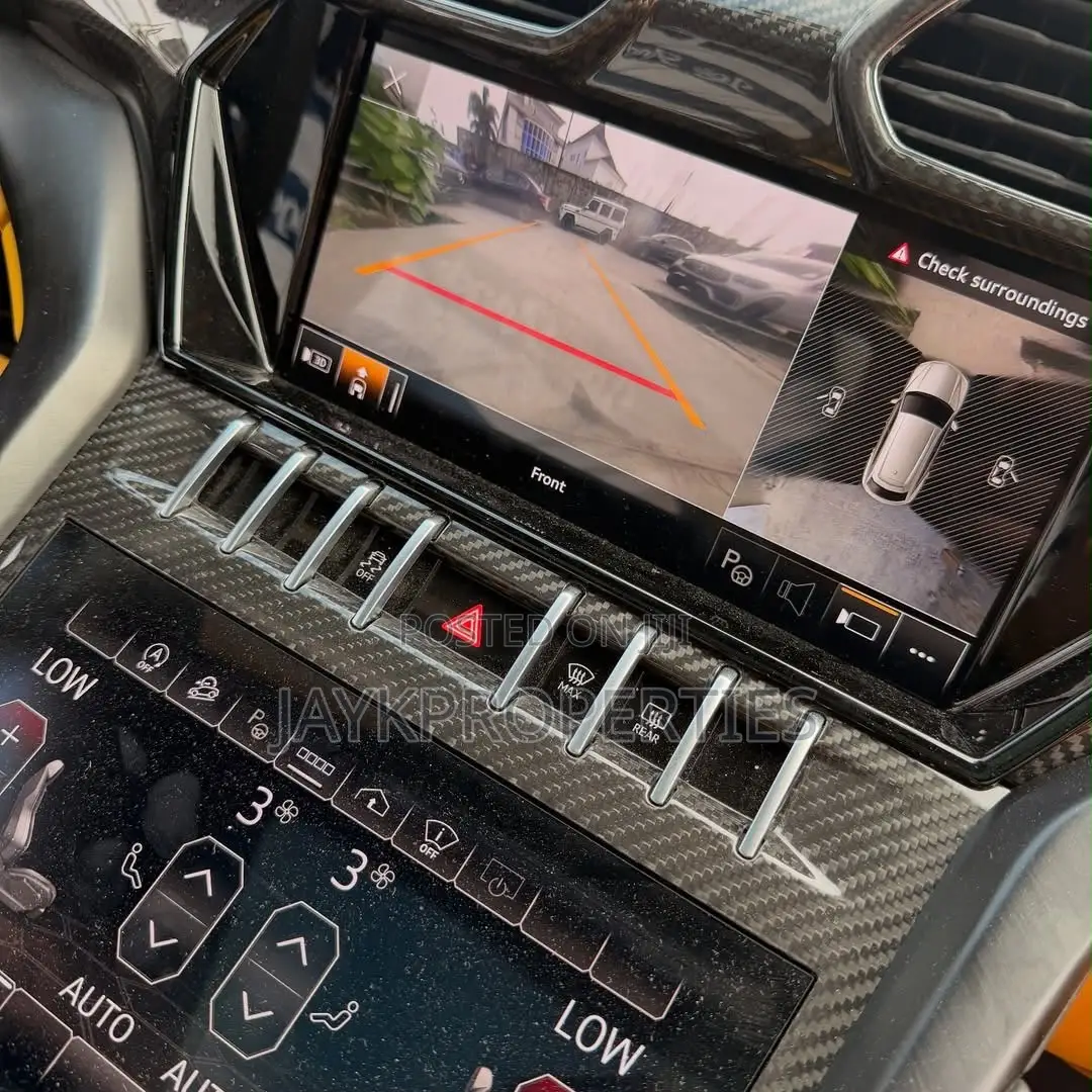 Lamborghini Urus 2022 Yellow