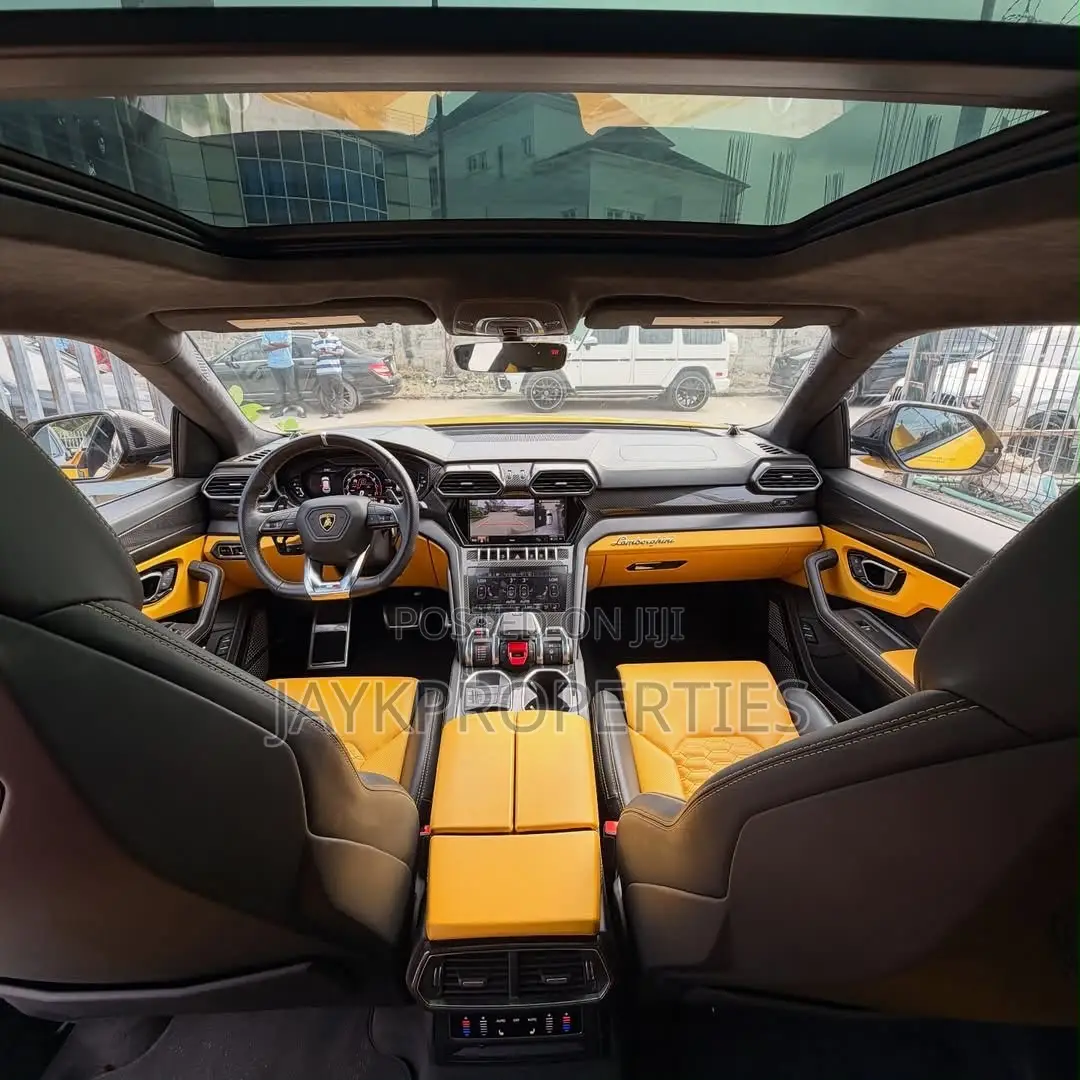 Lamborghini Urus 2022 Yellow