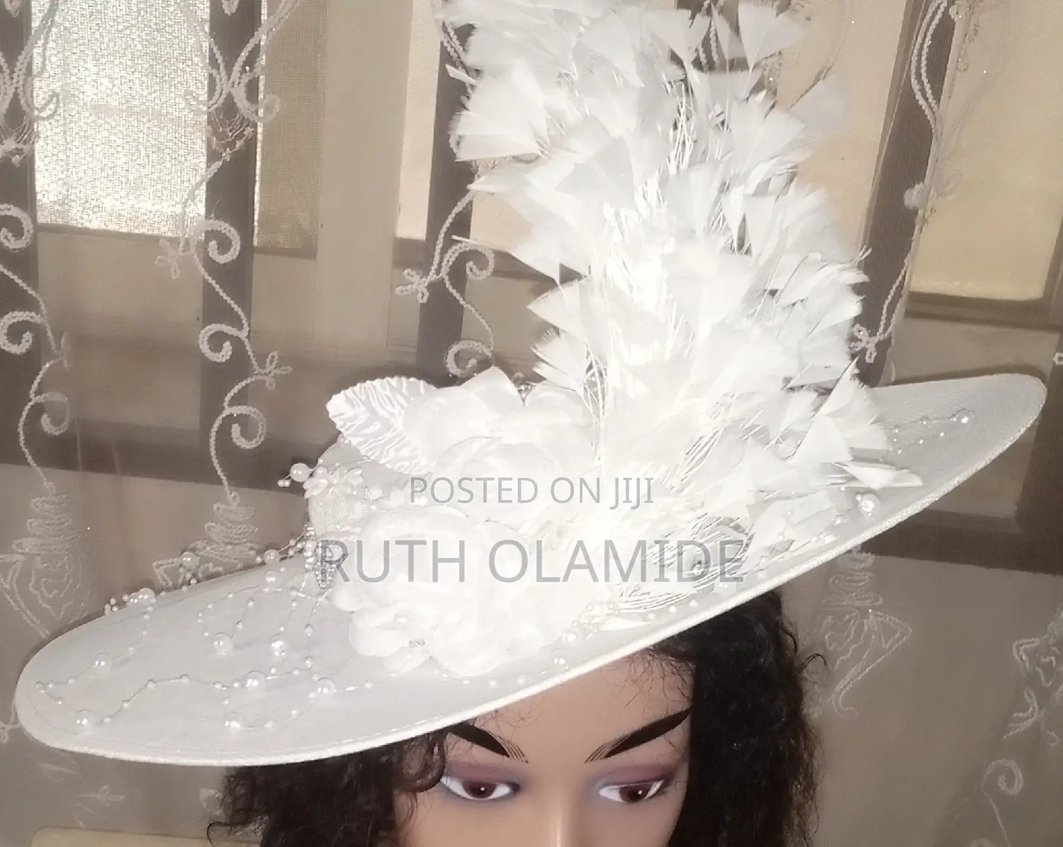 Exquisite Fascinator