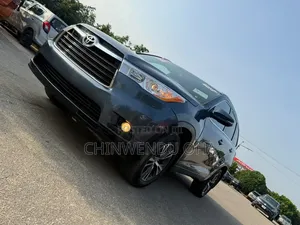 Toyota Highlander 2016 Blue