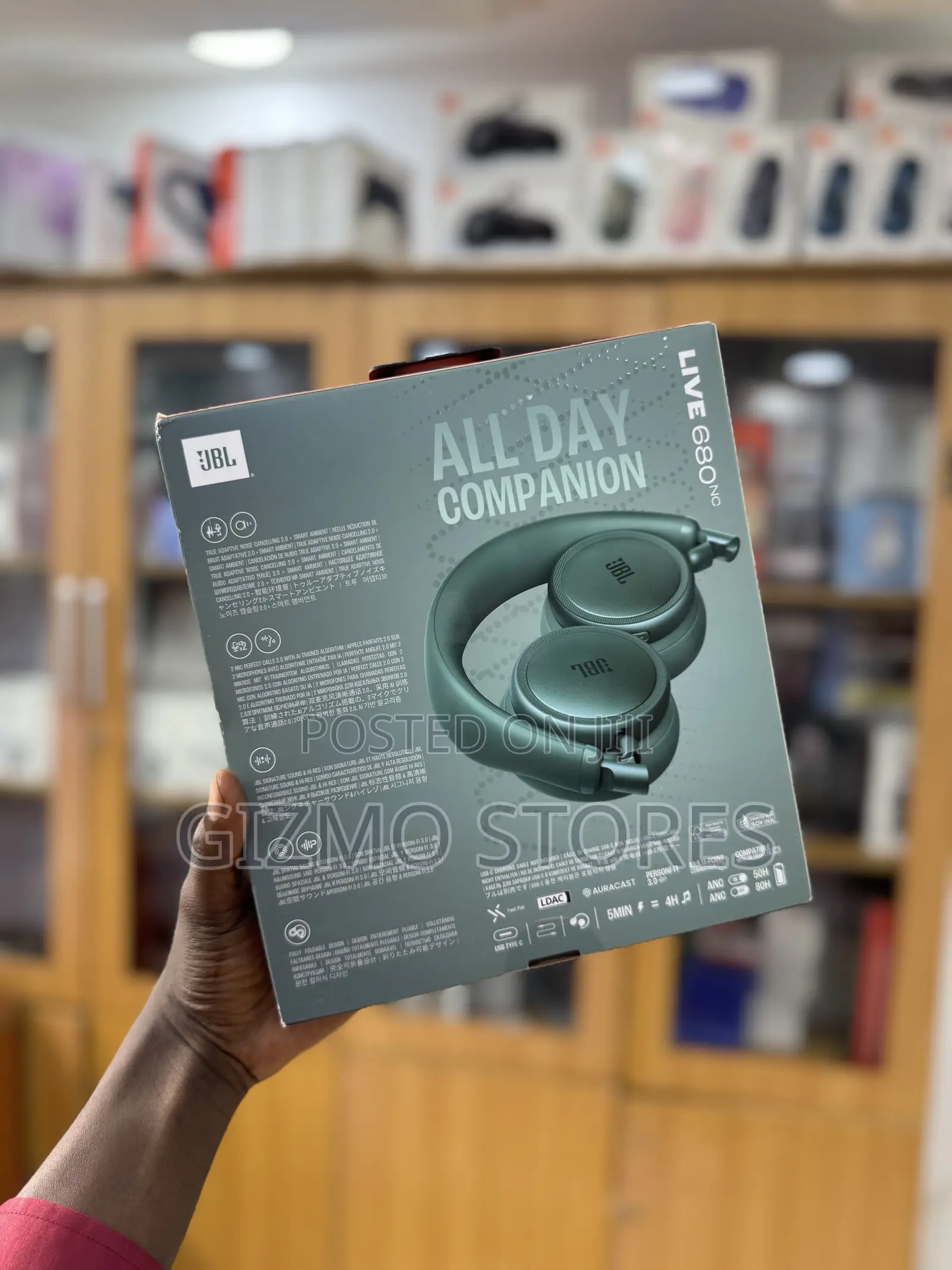 JBL Live 680nc