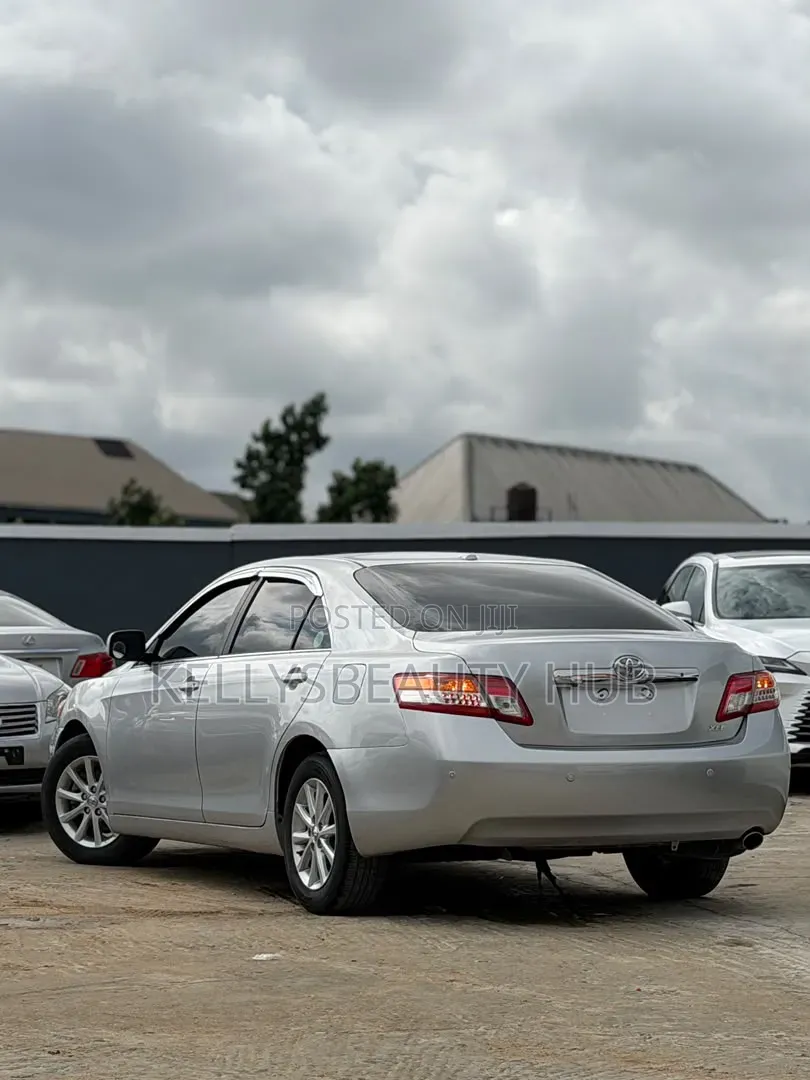 Toyota Camry 2011