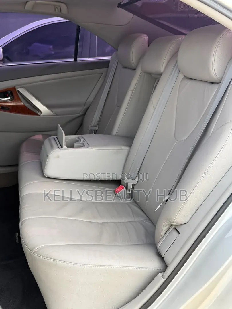 Toyota Camry 2011