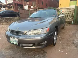 Lexus ES 300 2000 Gray