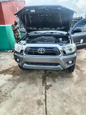 Toyota Tacoma Access Cab 4x4 4.0L V6 5-Speed Automatic 2013 Gray