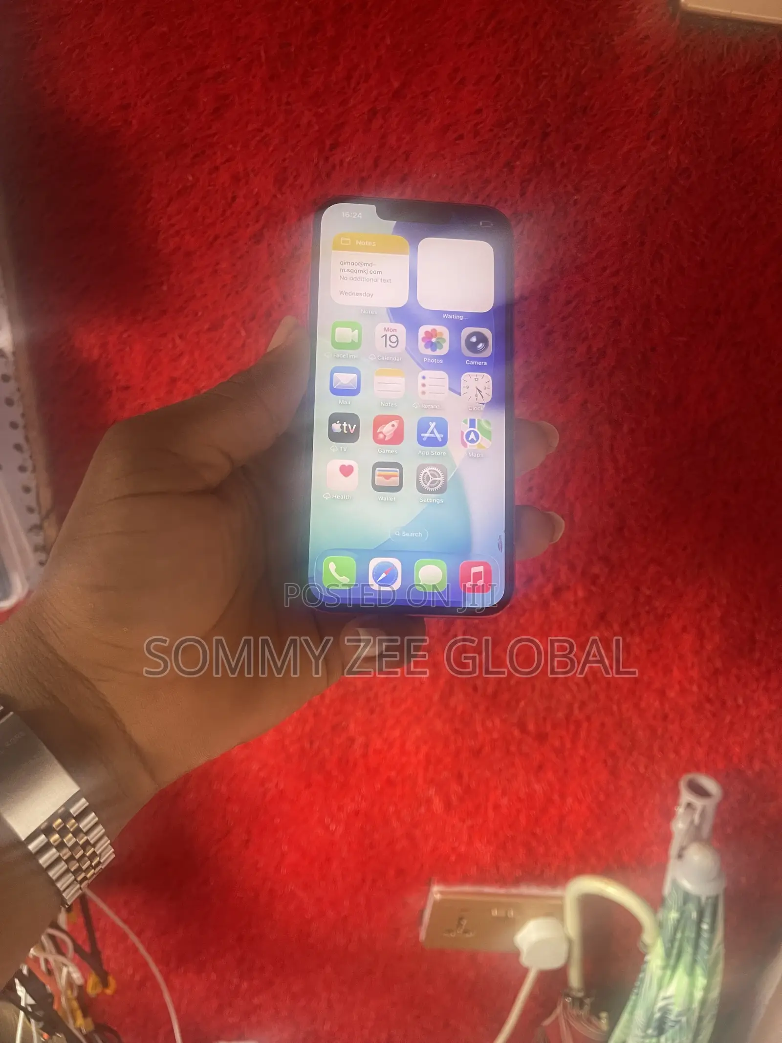 Apple iPhone 13 128 GB Red