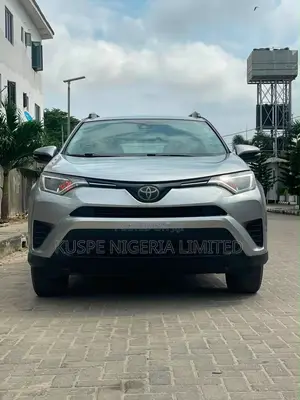 Toyota RAV4 LE AWD (2.5L 4cyl 6A) 2017 Silver