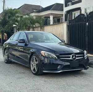 Mercedes-Benz C300 2016 Blue