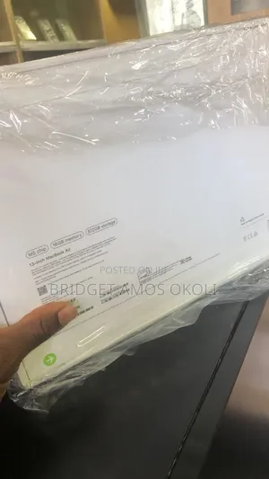 New Laptop Apple MacBook Air 2025 M4 16GB Apple M5 SSD 512GB