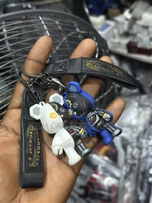 Trendy Bearbrick Style Mechanical Bear Keychain With Key Holder