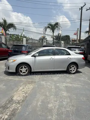 Toyota Corolla 2012 Silver