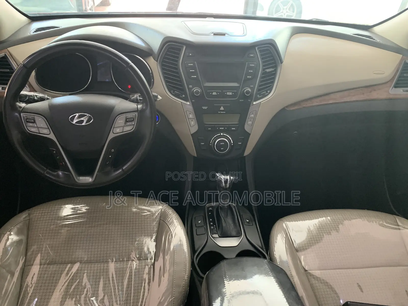 Hyundai Santa Fe 2014 Red