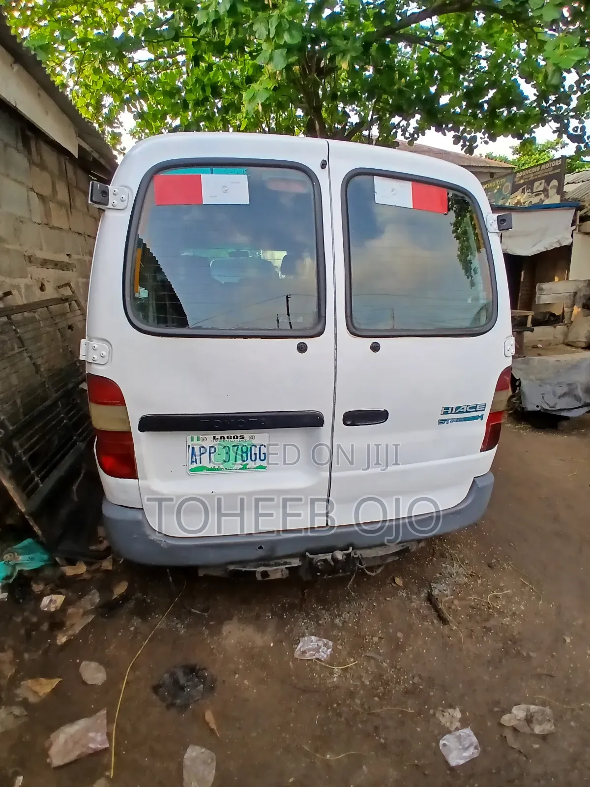 Toyota HiAce 1982 White
