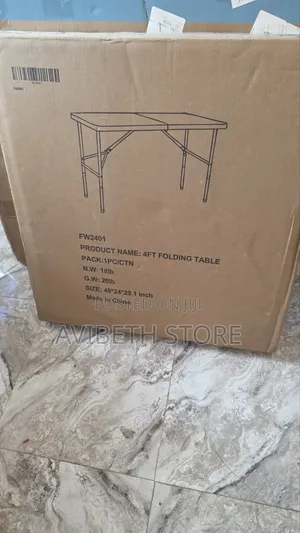 4ft Foldable Table