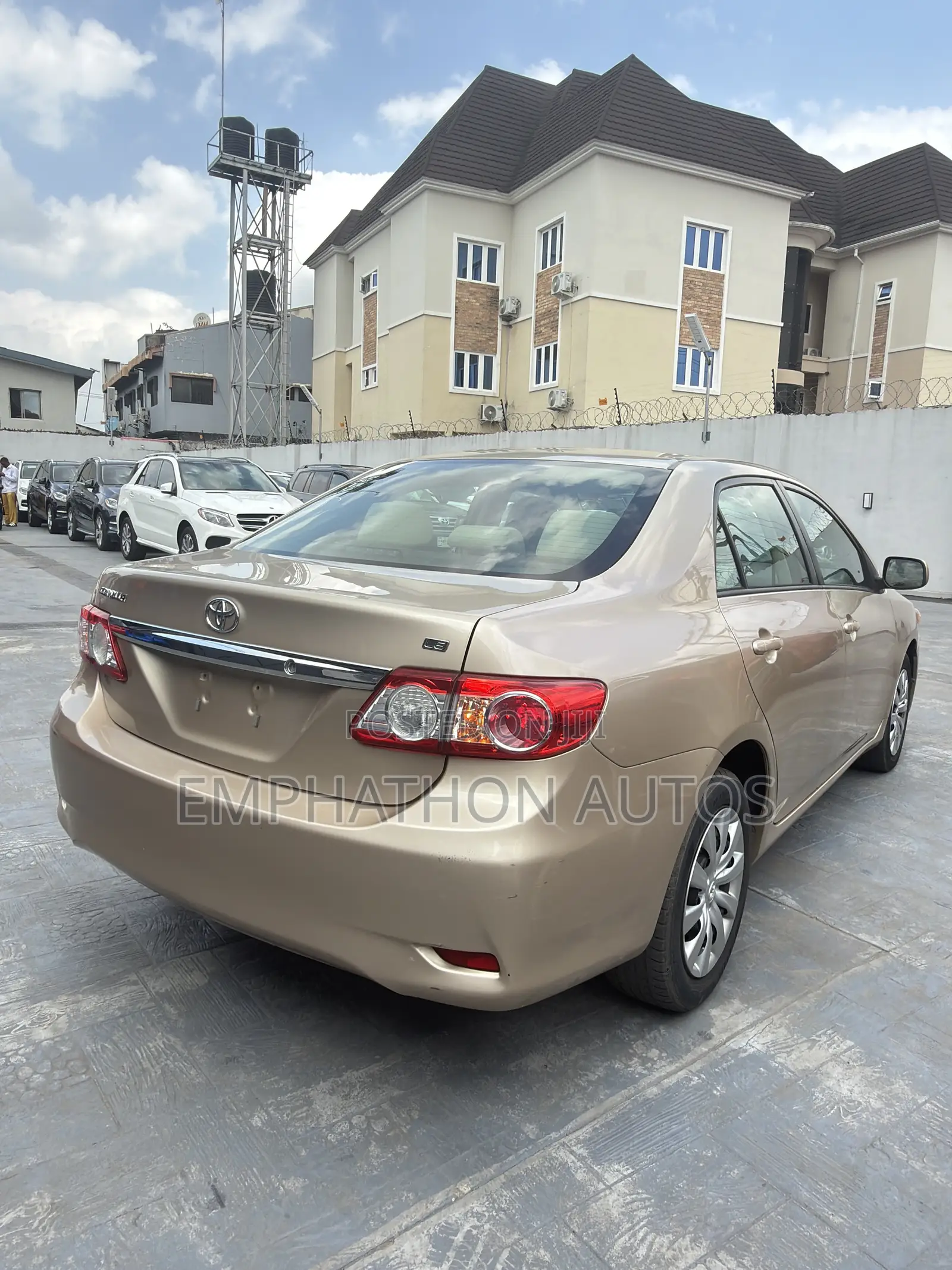 Toyota Corolla 2012 Gold