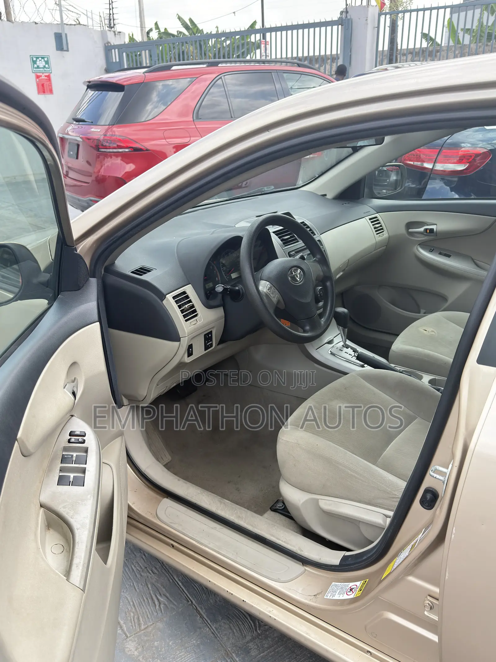 Toyota Corolla 2012 Gold