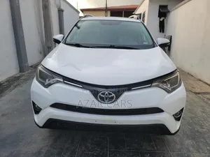 Toyota RAV4 XLE AWD (2.5L 4cyl 6A) 2016 White